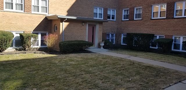 1st image of 2431 Gb W Lunt Ave