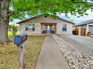 512 S Mesquite St, Fredericksburg, TX 78624