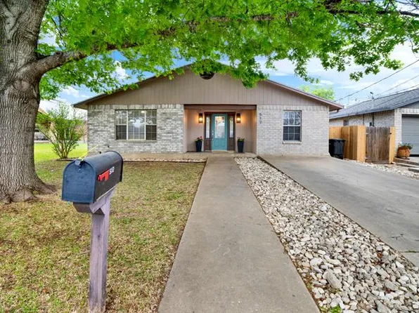 512 S Mesquite St, Fredericksburg, TX 78624