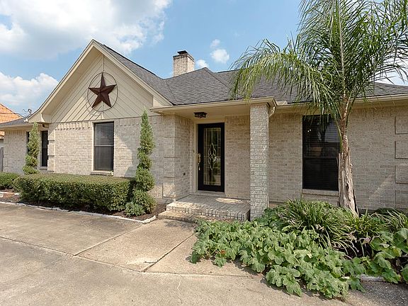 2nd image of 1105 W Edgewood Dr