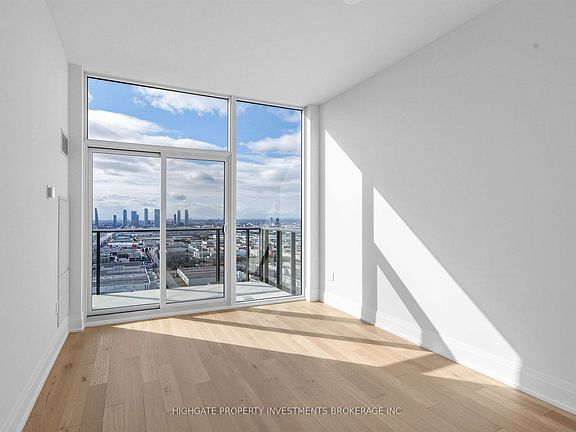 5th image of 27 Korda Gate #Penthouse 102