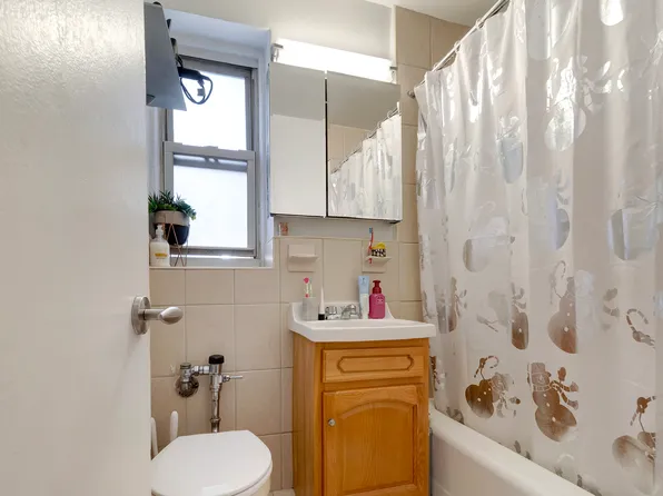 3165 Nostrand Avenue image 8 of 9