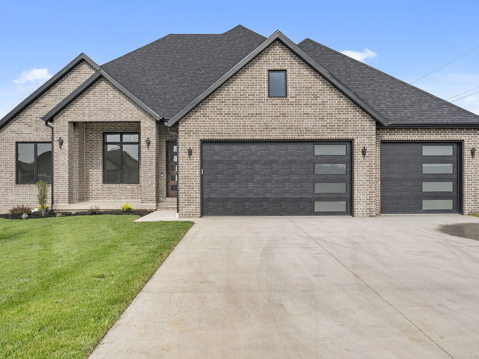4 bed, 2300 sqft, $3,500 — Photo 1