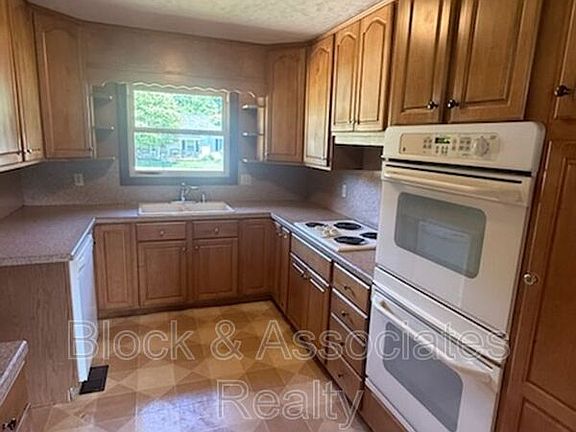 2nd image of 304 Swaim St