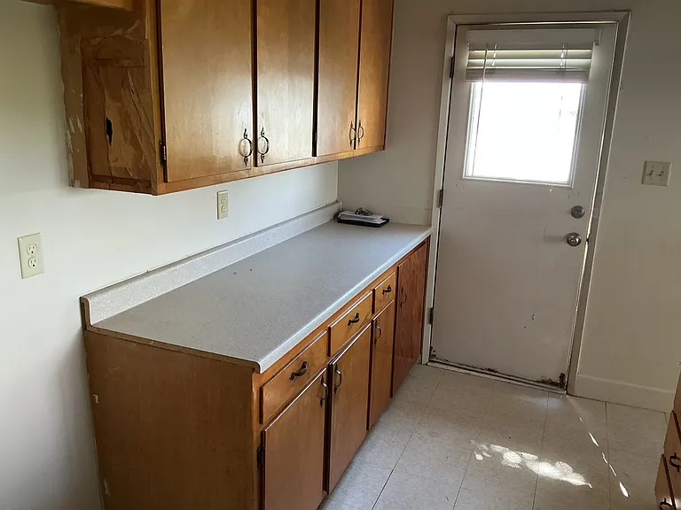 21189 American Ave — Photo 6
