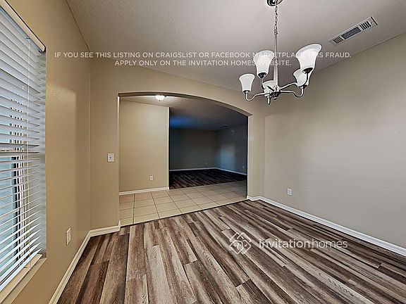 4th image of 479 Shirley Dr