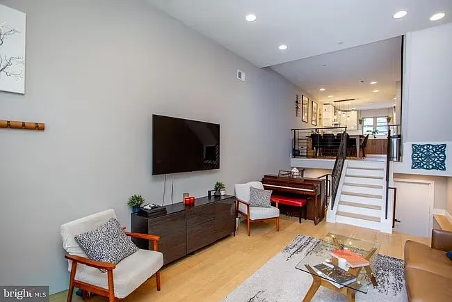 1815 Ingersoll St — Photo 37