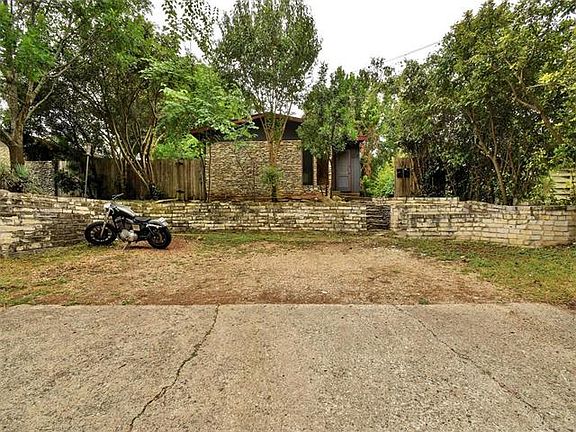 4th image of 1117 Mariposa Dr