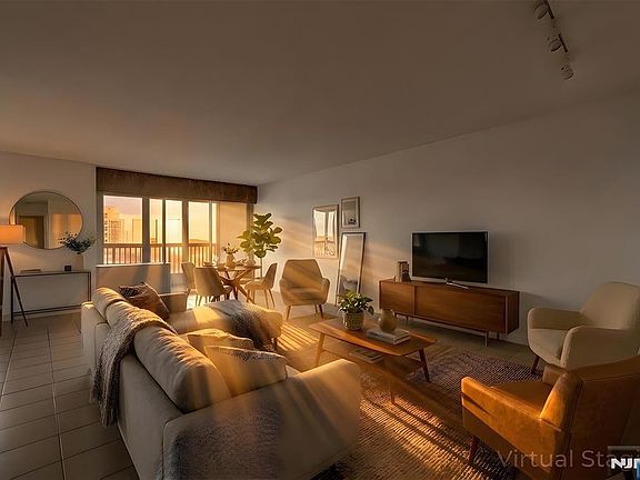 5th image of 5 Horizon Rd #907