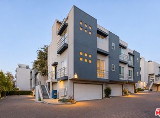 1098 Everett Pl, Los Angeles, CA 90026