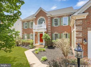 13525 Heritage Farms Dr, Gainesville, VA 20155