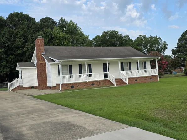 1212 Whitehall Rd, Winterville, NC 28590