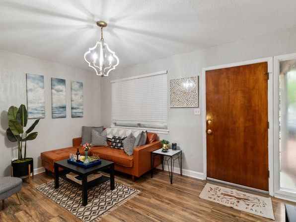 6 Point Comfort Rd UNIT 12A