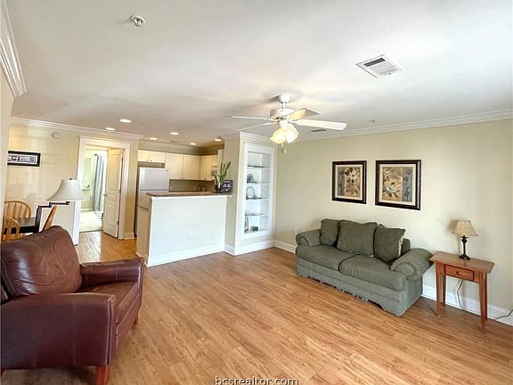3rd image of 1725 Harvey Mitchell Pkwy S APT 1826