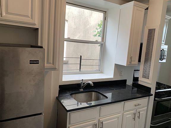 2nd image of 5 Macdonough St #4