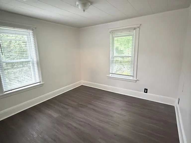 16 Branch Ave #2 — Photo 4