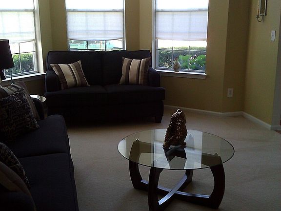 4th image of 3245 Sacramento Dr