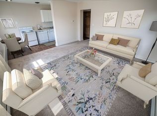 426-434 Rice St #434-06, Wayzata, MN 55391