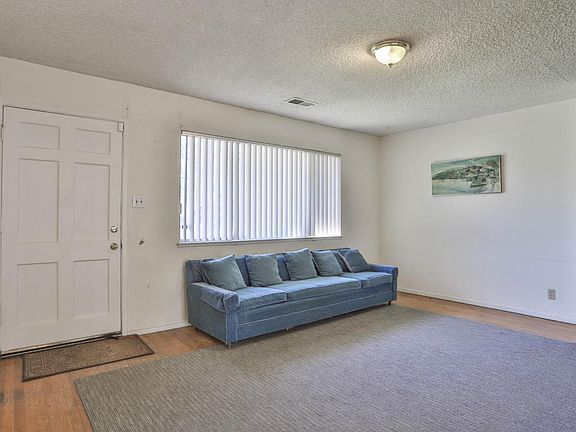 3rd image of 2911 Maison Way