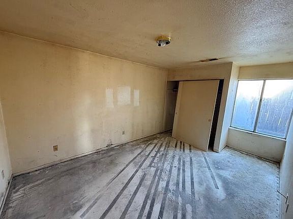3rd image of 370 W Beechwood Drive