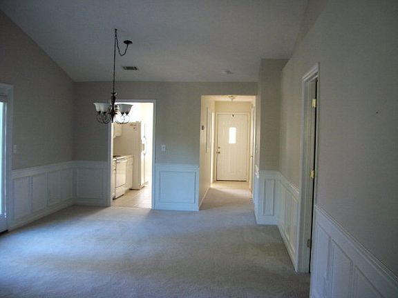 5th image of 331 Southbank Dr