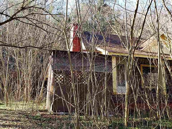 2nd image of 6110 E Lamar Alex Pkwy