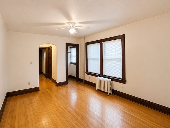 3rd image of 1025 Jenifer St APT 1E