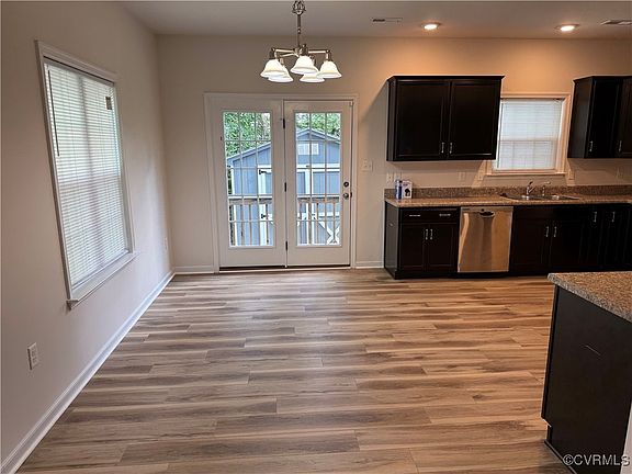 5th image of 713 Sibley Ave