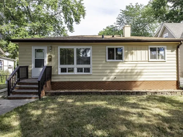 2903 Emmaus Ave, Zion, IL 60099
