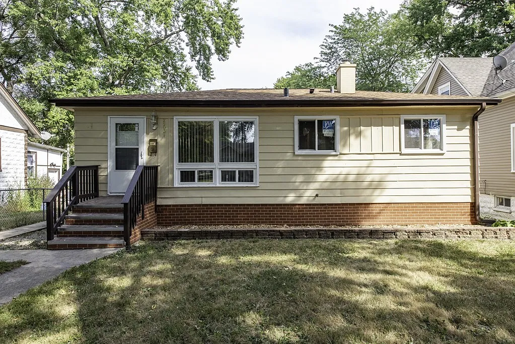 2903 Emmaus Ave photo 1