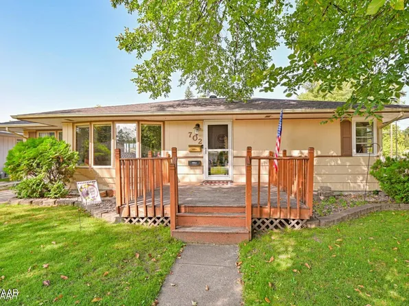 702 Campbell Dr, Grand Forks, ND 58201