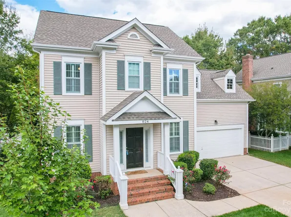 824 Mallow Pl, Charlotte, NC 28270