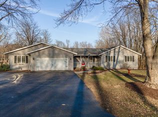 13649 Burr Oak Rd, Bloomington, IL 61705