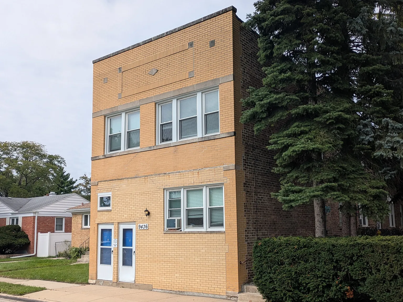 2 bed, 750 sqft, $1,800 — Photo 1