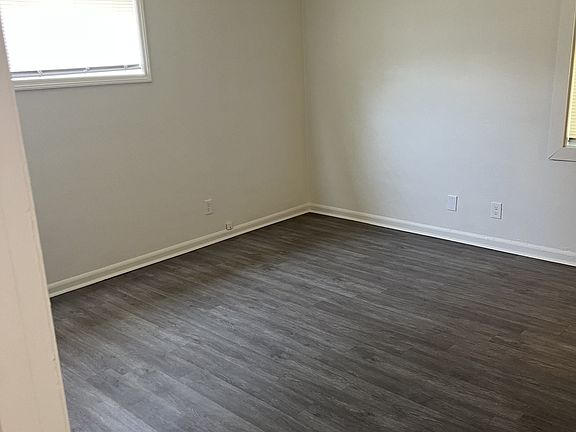 4th image of 4125 Sandfort Rd