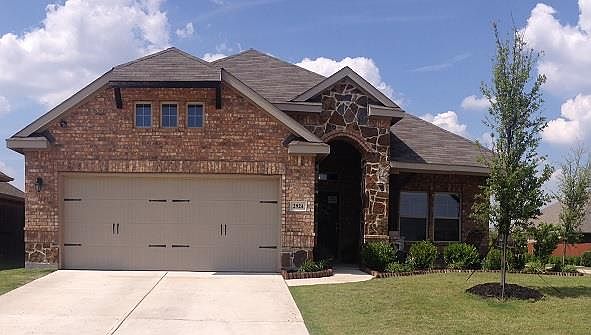 1st image of 2924 Glenoaks Dr