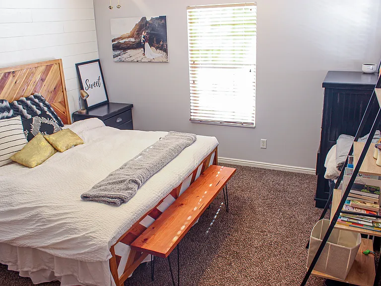 376 W Plum Pl — Photo 9