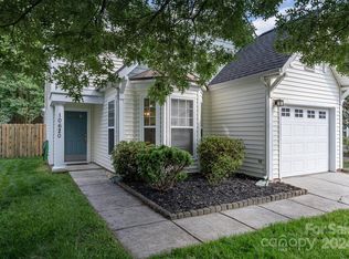 10620 Secret Garden Ln, Charlotte, NC 28214