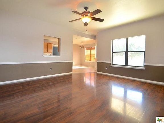 5th image of 602 Redbud Dr
