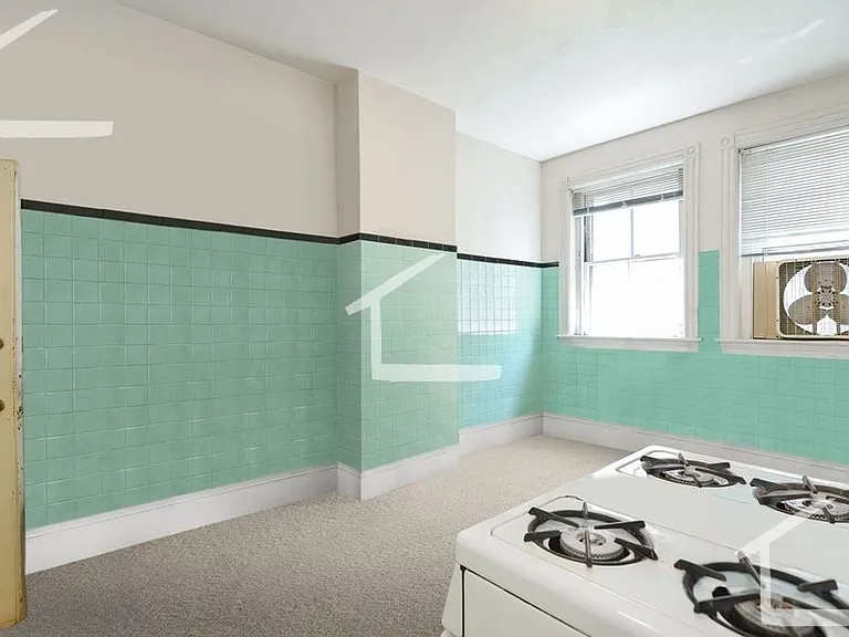 923 Beacon St #3 — Photo 5