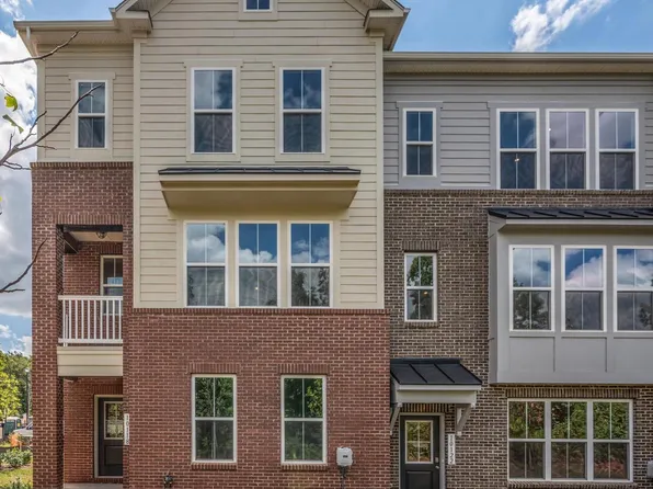 10118 Queens Way, Manassas, VA 20110