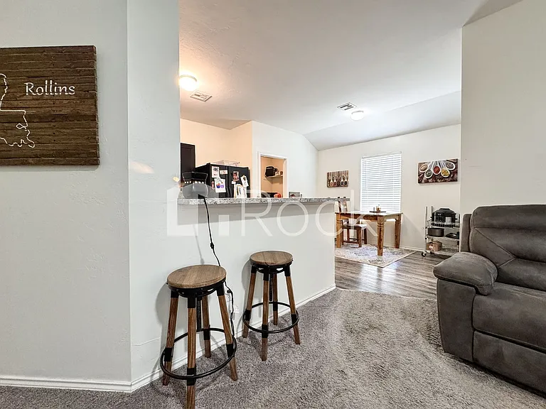 321 Karlee Ln — Photo 5
