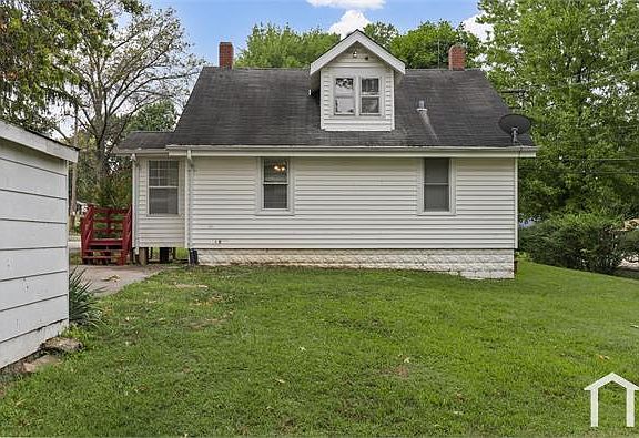 3rd image of 3215 Saint Catherine St