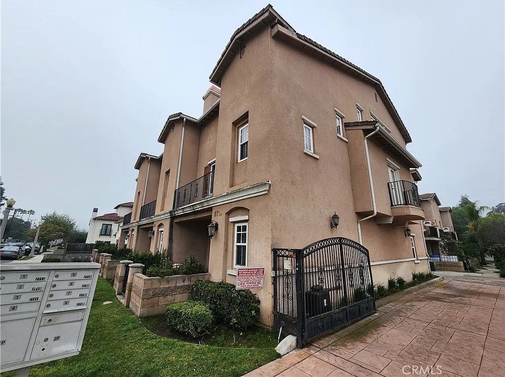 4 bed, 1810 sqft, $3,900 — Photo 4