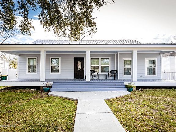 3rd image of 132 Keesler Cir