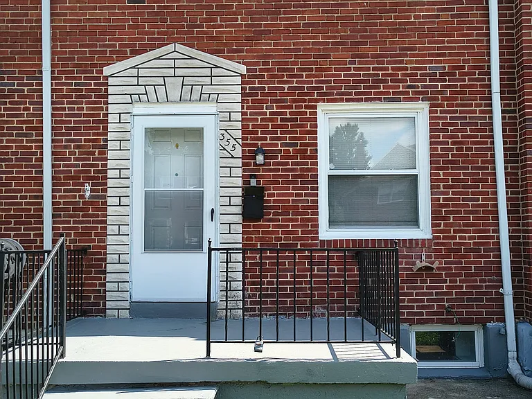 355 Grovethorn Rd — Photo 2