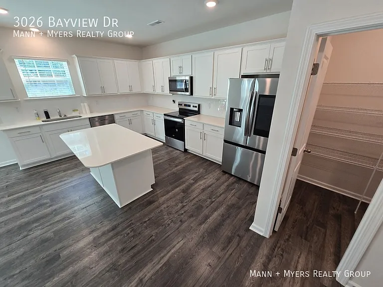 3026 Bayview Dr — Photo 14