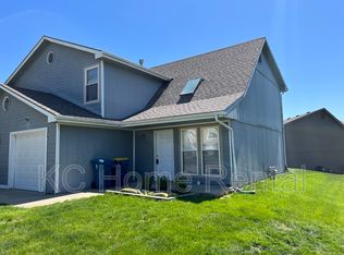 825 Spring Ct, Liberty, MO 64068