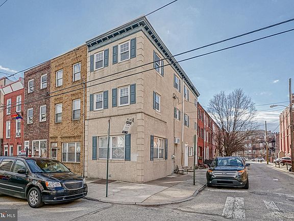 2nd image of 916 Catharine St #803