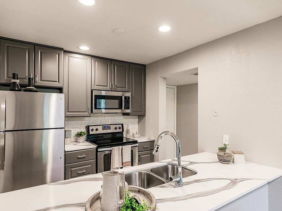 The Marino Apartments - 6705 Mallards Cove Rd Jupiter FL | Zillow